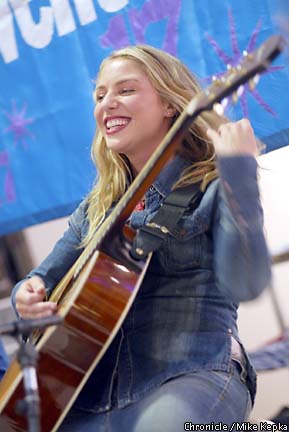 Anyone, just not Britney / Pop singer Rosey can't seem to find her niche