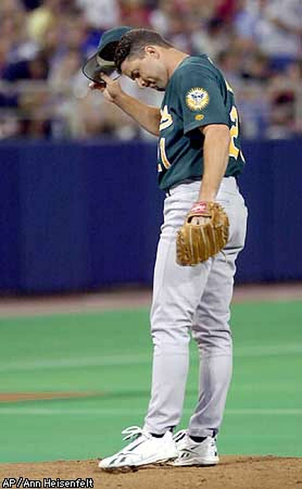 Radke shuts down the A's, 09/06/2002