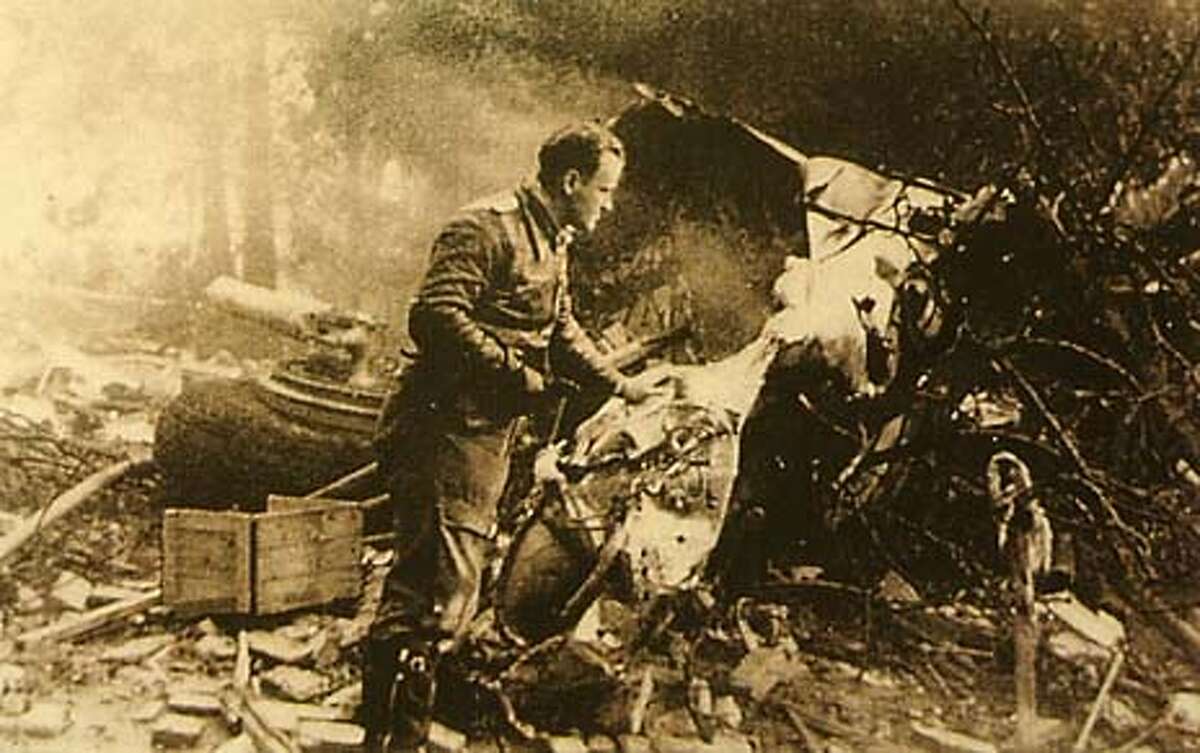 CASTRO VALLEY / Crash echoes around world / WWII event gets closure