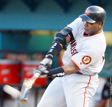 LS ----San Francisco Giants' Barry Bonds flips his bat in disgust