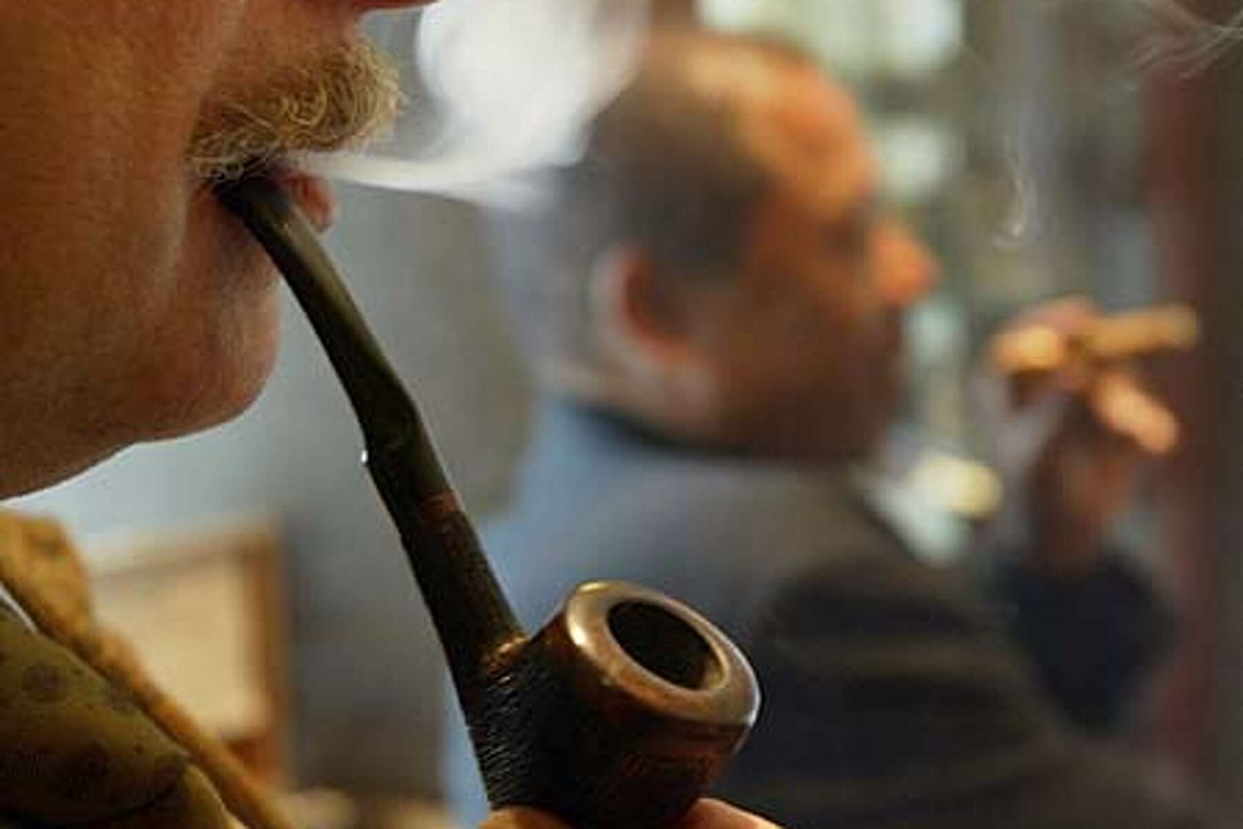 Pipe Dreams Cigar Pipe Aficionados Take Refuge In Tobacco Shop To Blow Smoke