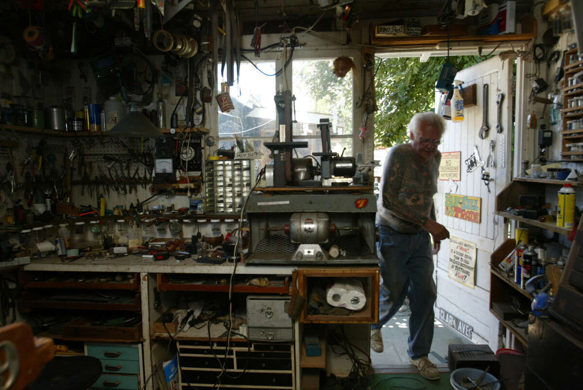 (uncorrected color) Lyle Tuttle, legendary tattoo artist, walks into his workshop in his Ukiah home. CHRONICLE PHOTO BY DEANNE FITZMAURICE