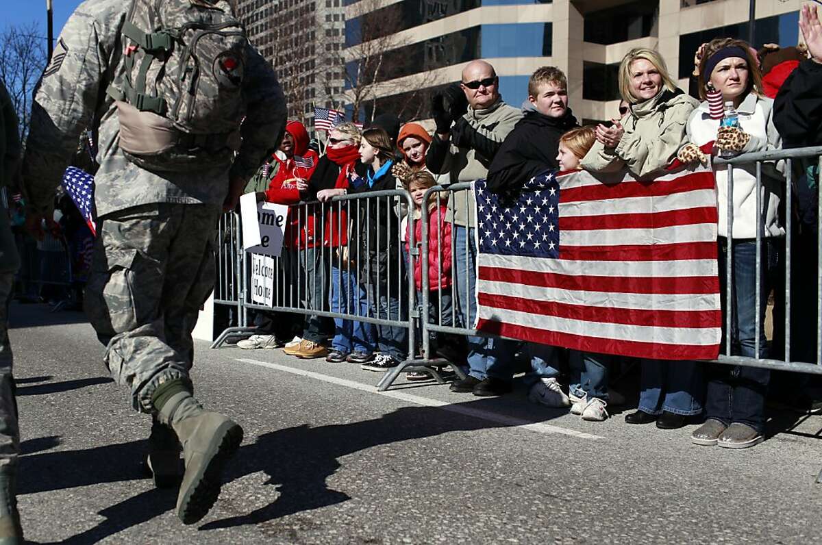 Big crowds honor Iraq veterans in St. Louis parade