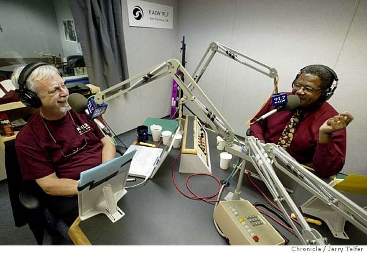 (filename) Stanford Univ. philosophy professors John Perry (left) and Ken Taylor (right) prepare for their KALW public radio show, "Philosophy Talk." The show airs on Tuesdays at noon. Event on 3/23/04 in San Francisco. JERRY TELFER / The Chronicle MANDATORY CREDIT FOR PHOTOG AND SF CHRONICLE/ -MAGS OUT
