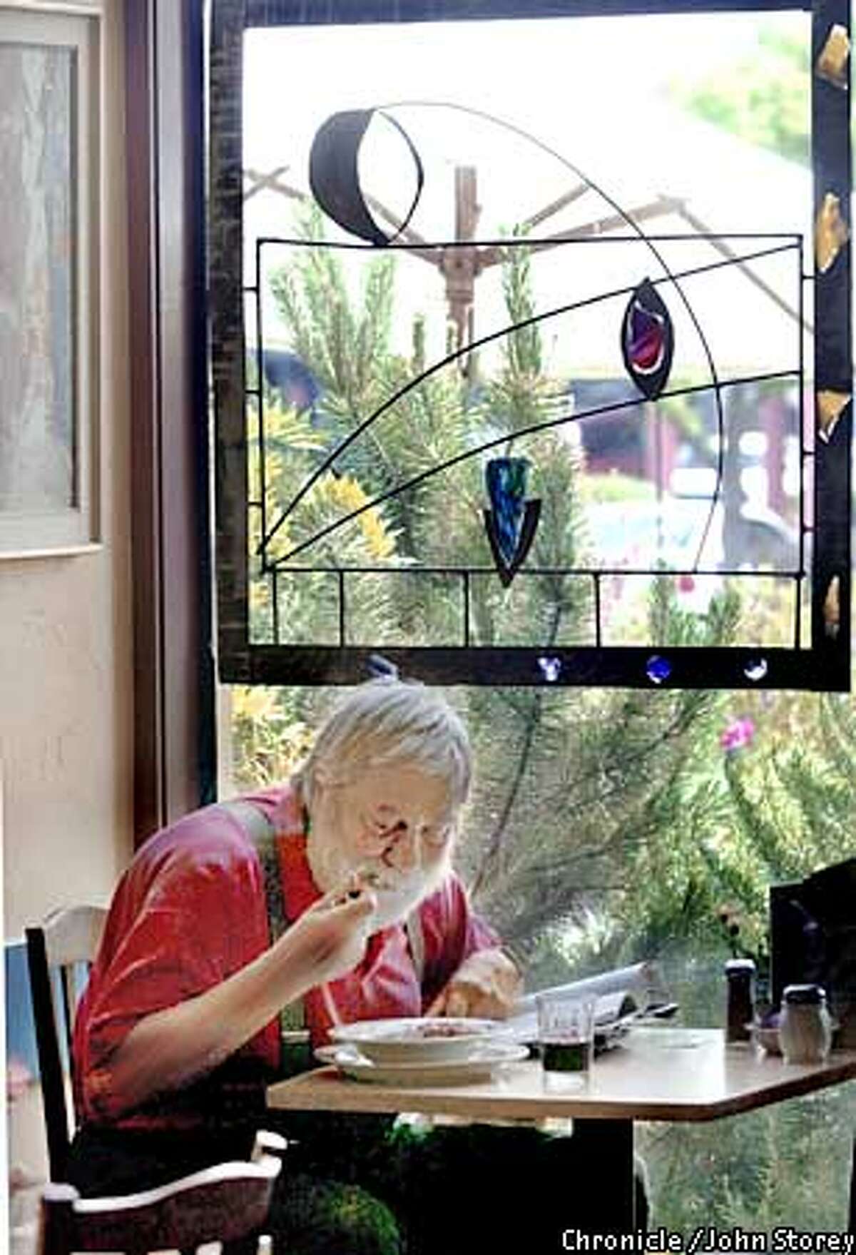 DINING / Pasta Bella plays a winning noodle name game / Inviting