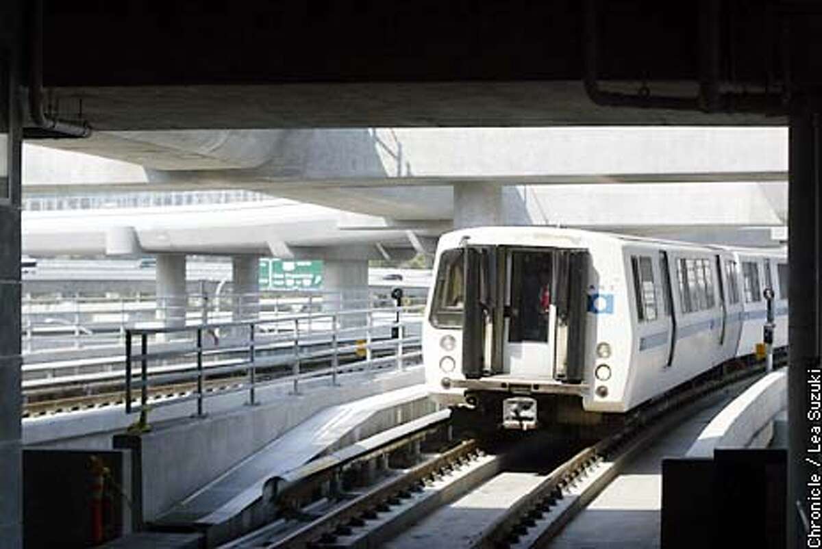 BART's goal: January / Train glides into SFO for first time