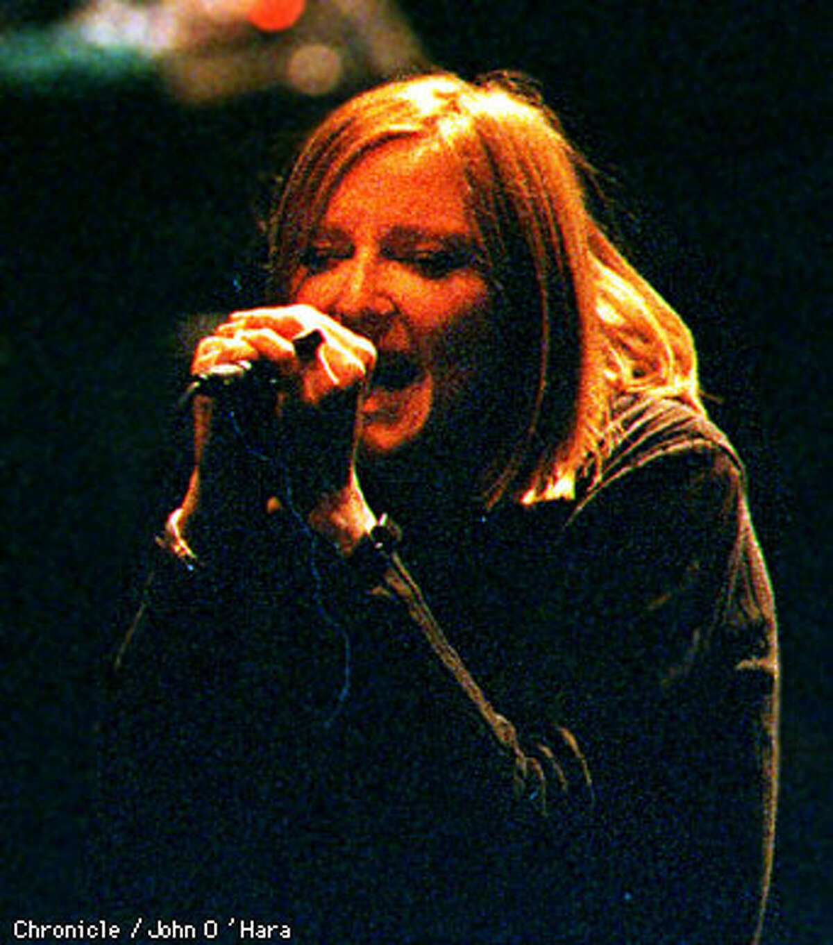 Portishead Casts Moody Spell / Sampled magic at Warfield show