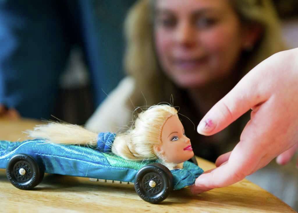 karen richmans eyers her daughter kaylas car as she prepares to check in for the girl - Pinewood Derby Car Design Ideas karen richmans eyers her daughter kaylas car as she prepares to check in for the girl - Pinewood Derby Car Design Ideas