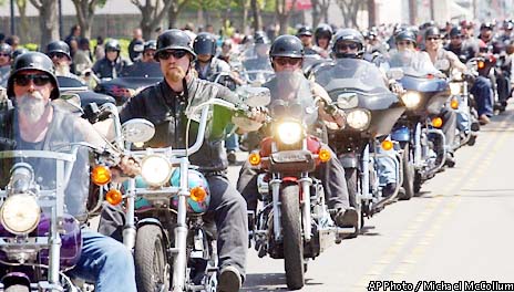 CYCLE OF VIOLENCE / Biker clashes could spread to Bay Area as Mongols ...