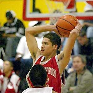 File:Devanei Hampton's 1,000 career points basketball.JPG - Wikimedia  Commons