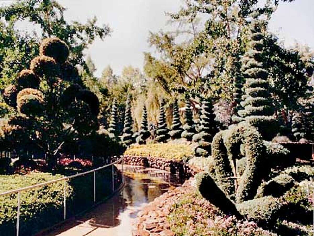 Circus trees return / Garden theme park reopens this weekend