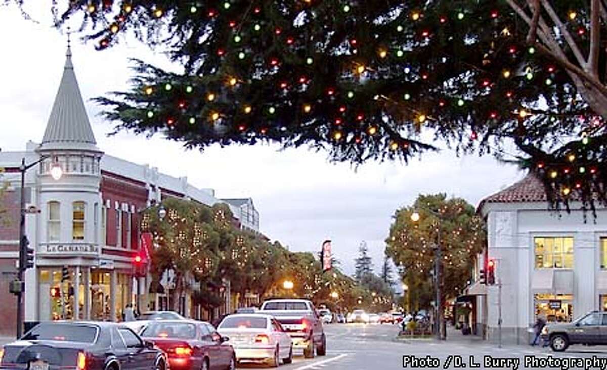 Los Gatos' smalltown holiday charms / Carriage rides, parade, lights