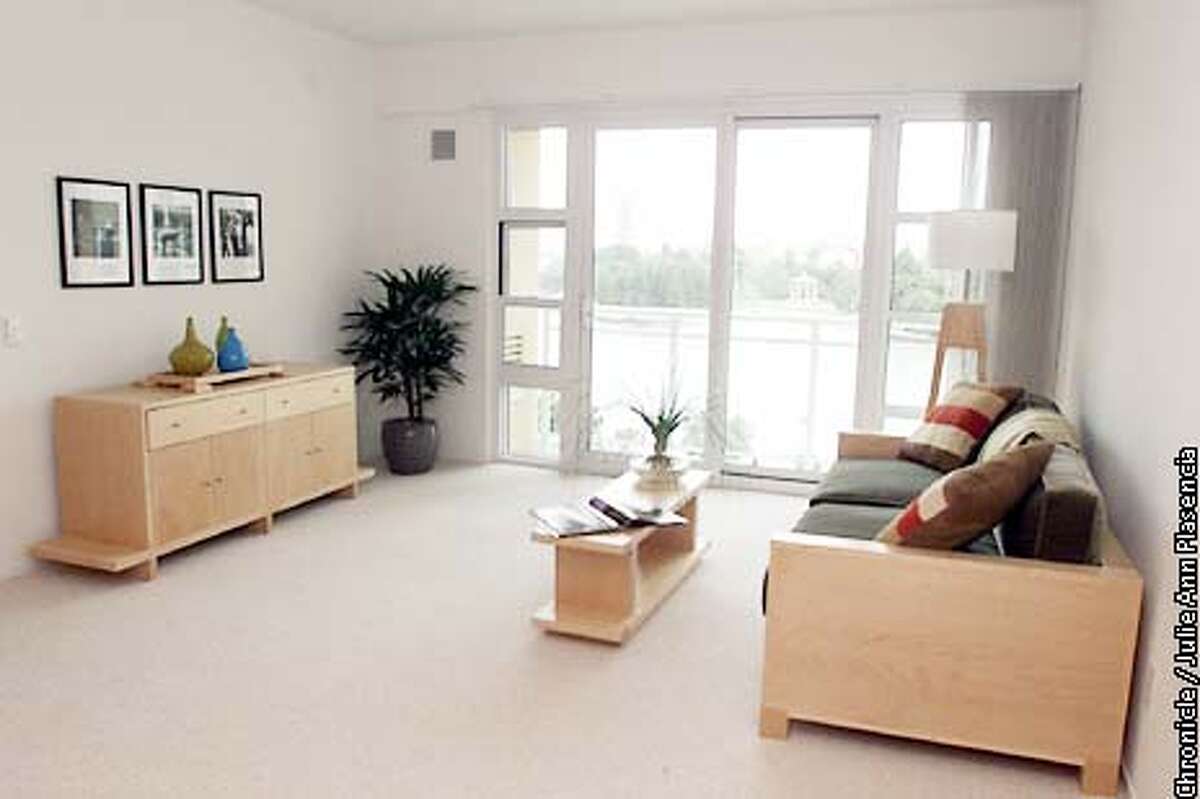 Renters get touch of luxury on Oakland�s Lake Merritt