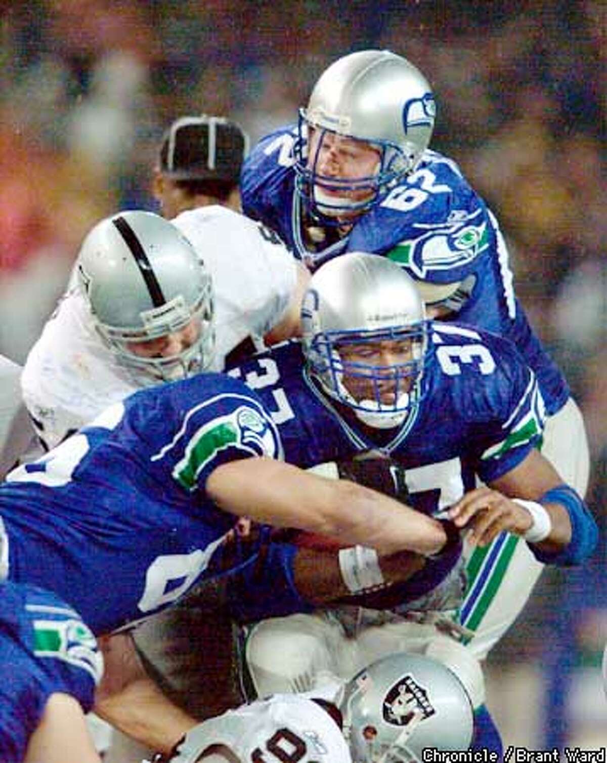 Raiders get run over by Seahawks