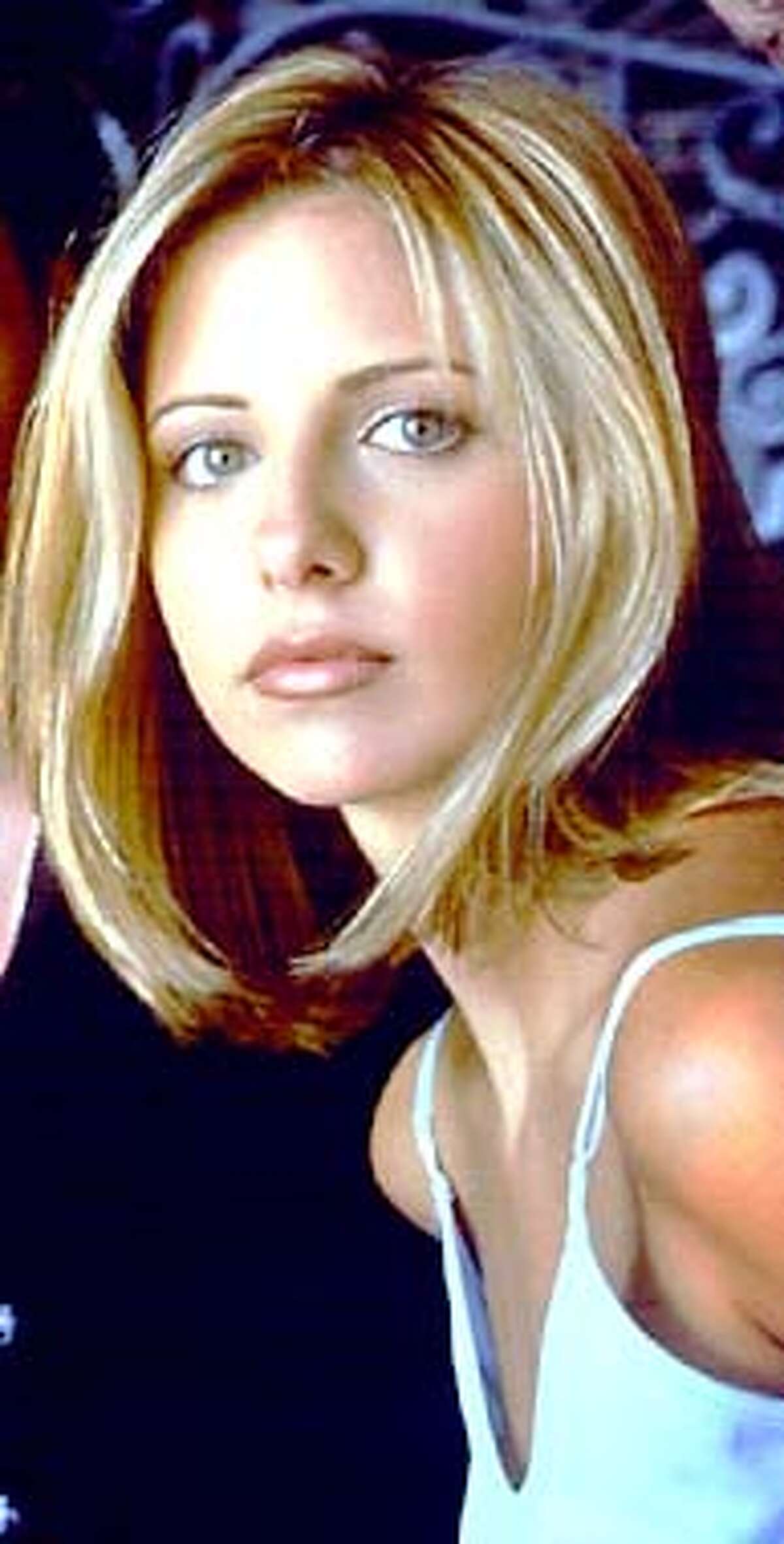 RECORD BREAKING "NEW TUESDAY" DEBUT ON THE WEB -- The winning combination of "Buffy the Vampire Slayer" (Tuesdays at 8 p.m. ET) and the critically acclaimed drama "Dawson's Creek" (Tuesdays at 9 p.m. ET) propelled The WB to an all-time high with a 5.0 rating/8 share. (Left photo) David Boreanaz, Sarah Michelle Gellar ("Buffy the Vampire Slayer") (Right photo) Joshua Jackson, Katie Holmes, James Van Der Beek and Michelle Williams ("Dawson's Creek" cast) (Business Wire photo) ALSO RAN 10/02/2001