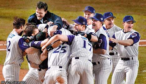 Luis Gonzalez (Arizona Diamondbacks) & Tino Martinez (New York