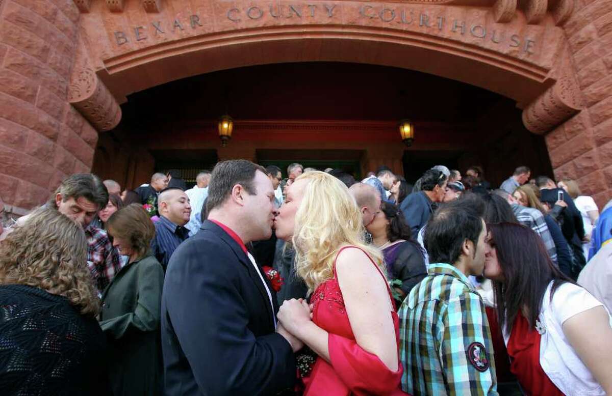 For the first time, San Antonio couples will not be able to say ' I do' on the County Courthouse steps at midnight this year.