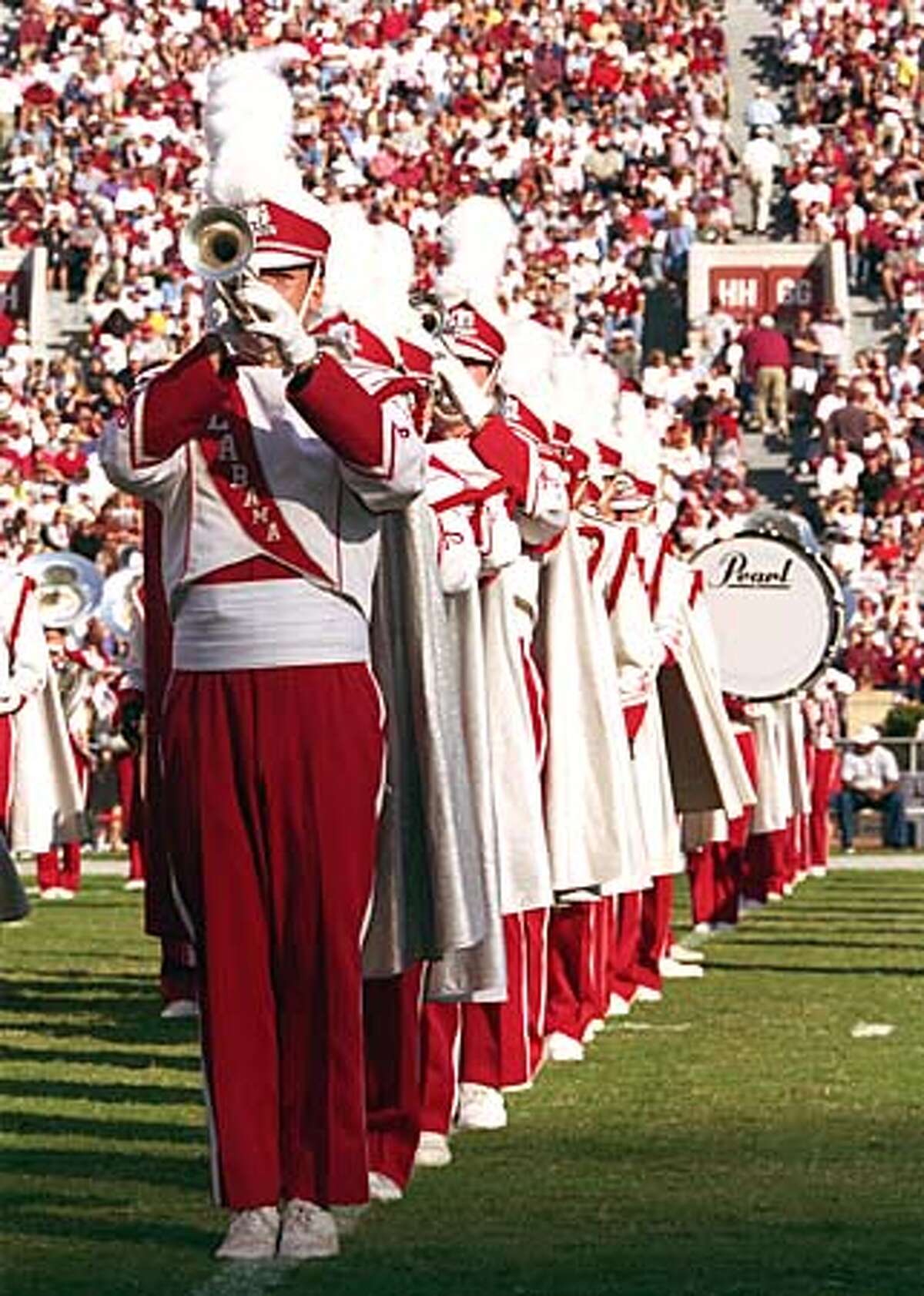 Home field advantage / Ultimate tailgate trips to the nation's unique