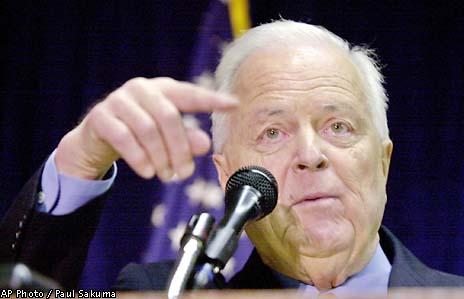 Riordan admits $500 donation from Enron in '96