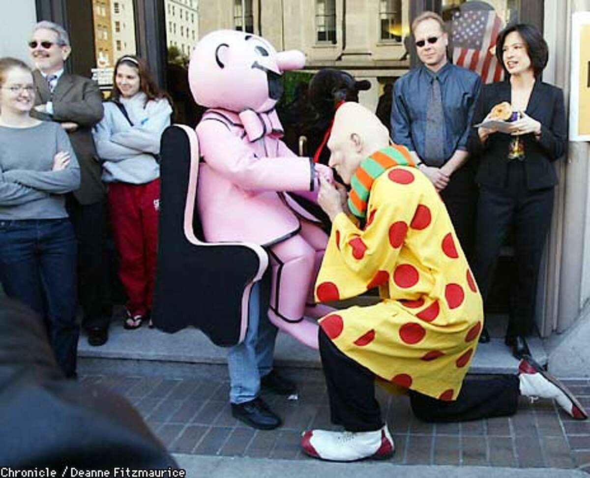 Pinhead protest prevails / Their man Zippy returns to comic page