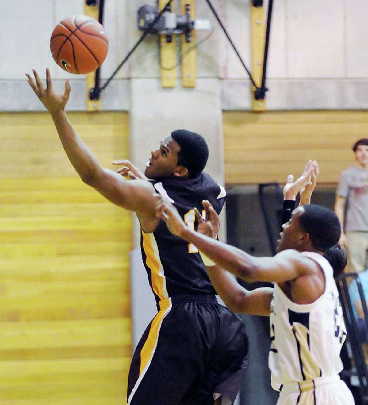 brunswick-basketball-falls-to-rye-country-day-school