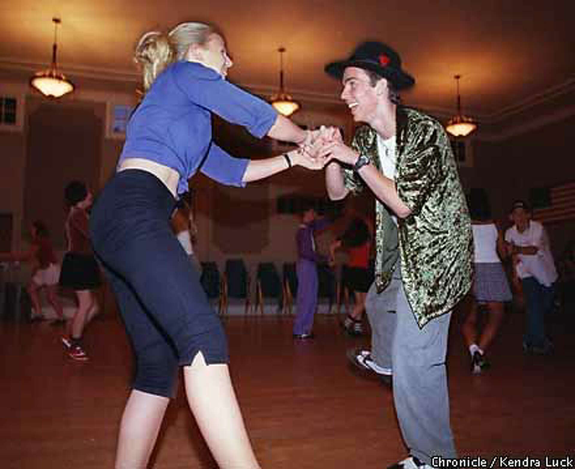 Teen Swingers Swept Up in Dance Craze