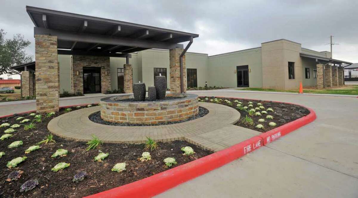 New diagnostic center opens today in Beaumont