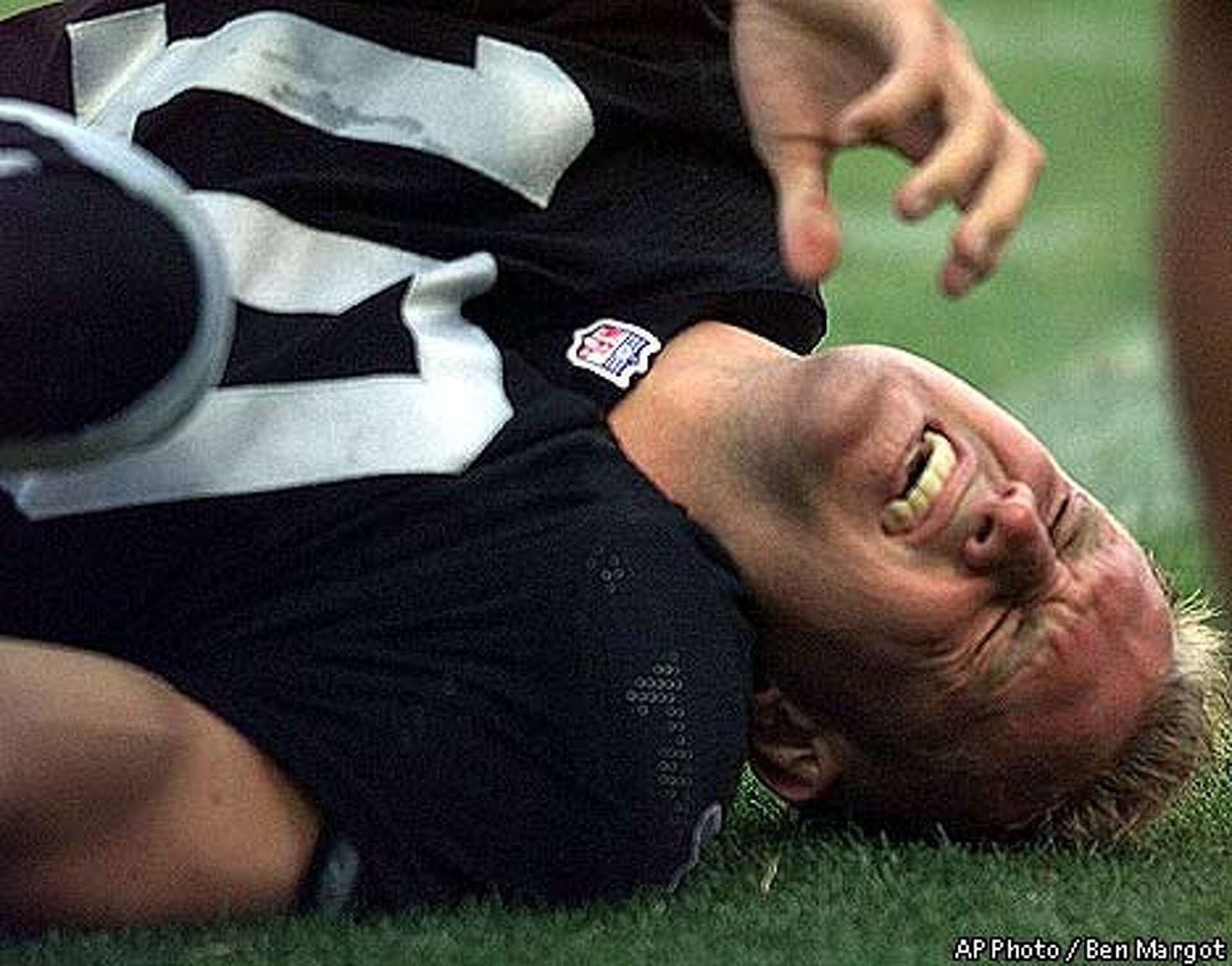 Dreisbach Hurt in Raiders' Win &frasl; QB breaks leg, will be out 6-8 weeks