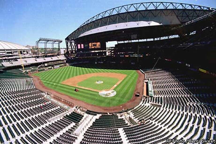 Seattle's Ballpark Fiasco / Costs soar and seat sales slump as Mariners