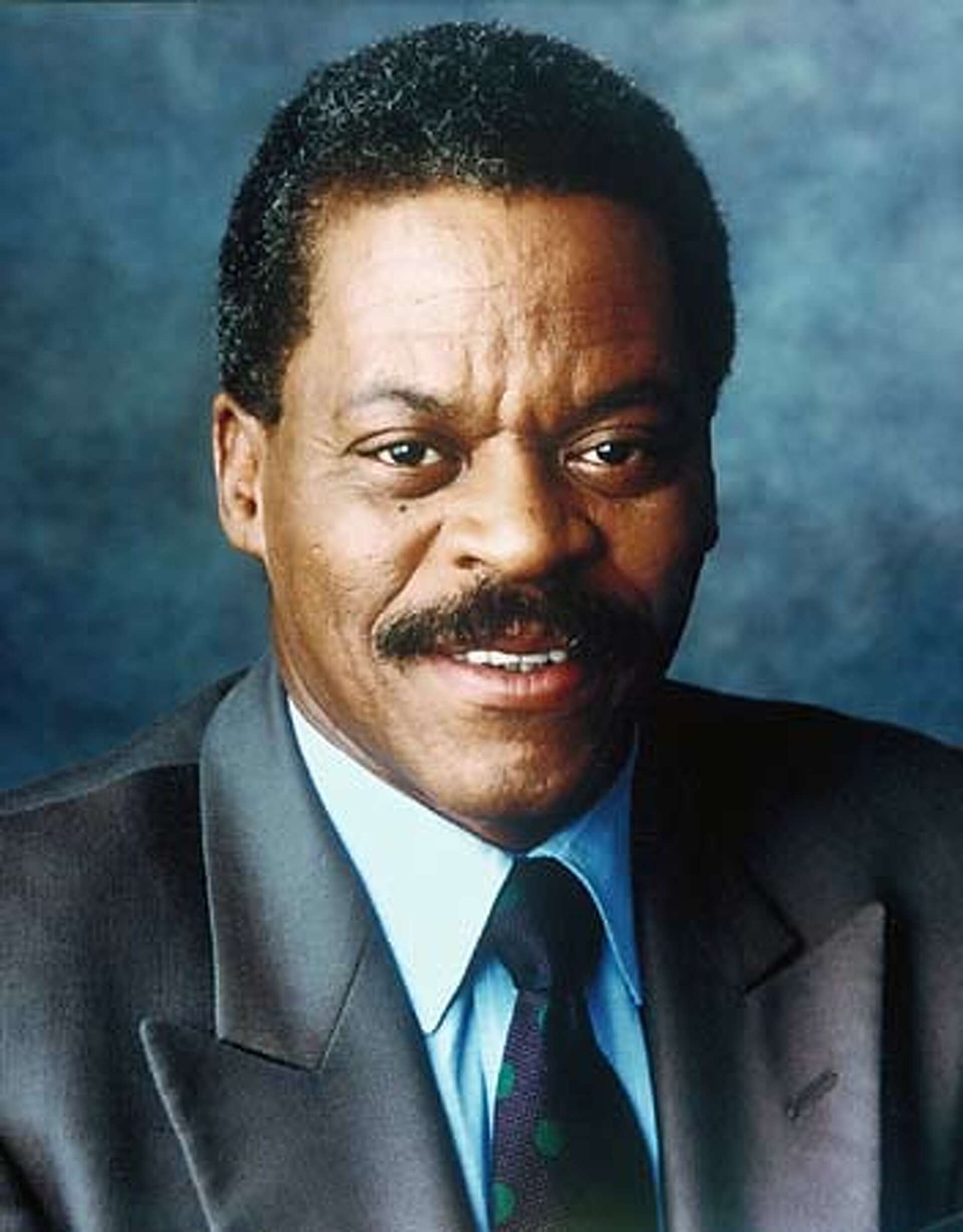 OLD FACES IN THE NEWS / As TV changes, the networks' venerable anchors ...