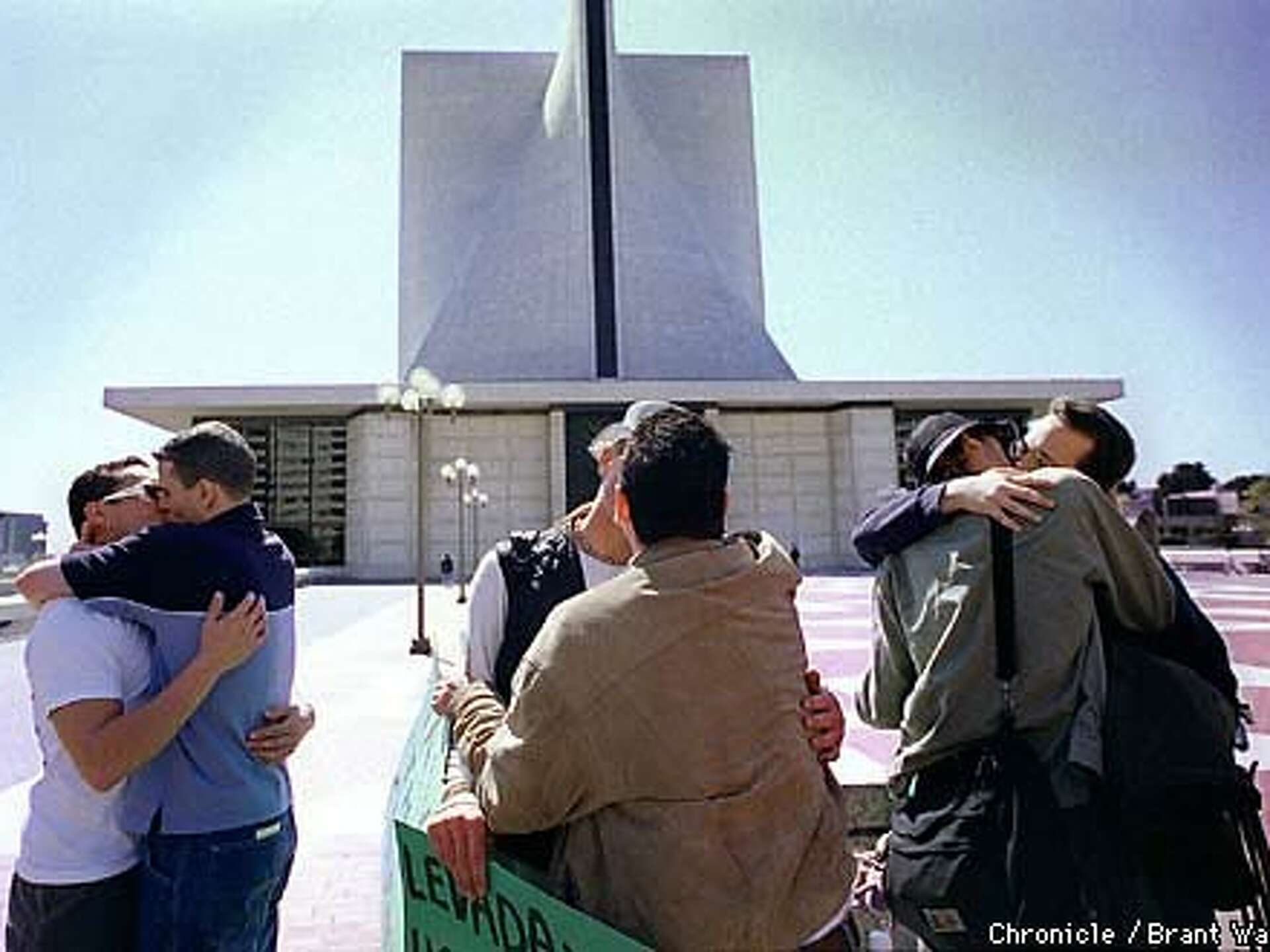 Kiss-In Supports Sisters of Indulgence / Gays, lesbians protest church ...
