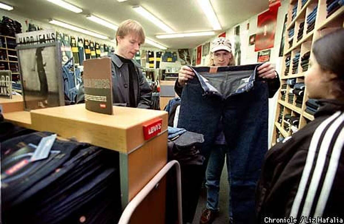 Levi's to Slash . Plants / Competitors' foreign-made jeans blamed