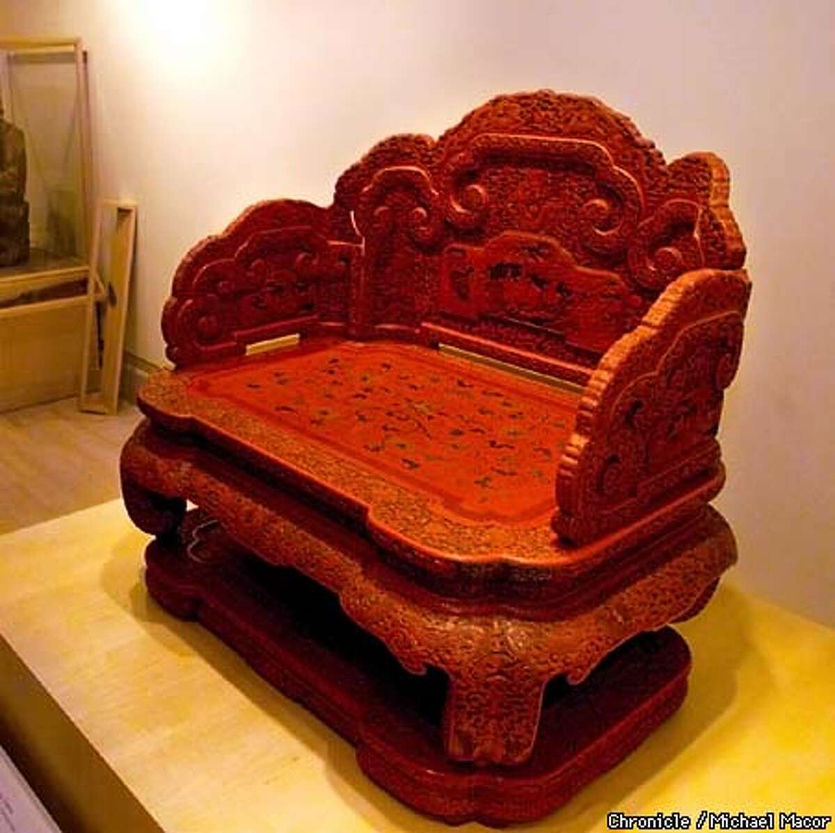 A Grand Vision of Art and Fame / Victoria and Albert tour shows