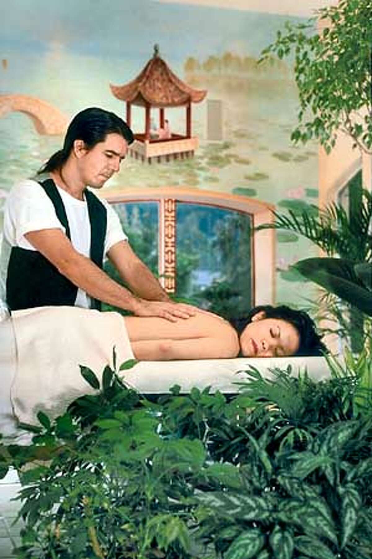 Double Delight / Spa Valentine's packages offer massages and tubs for two