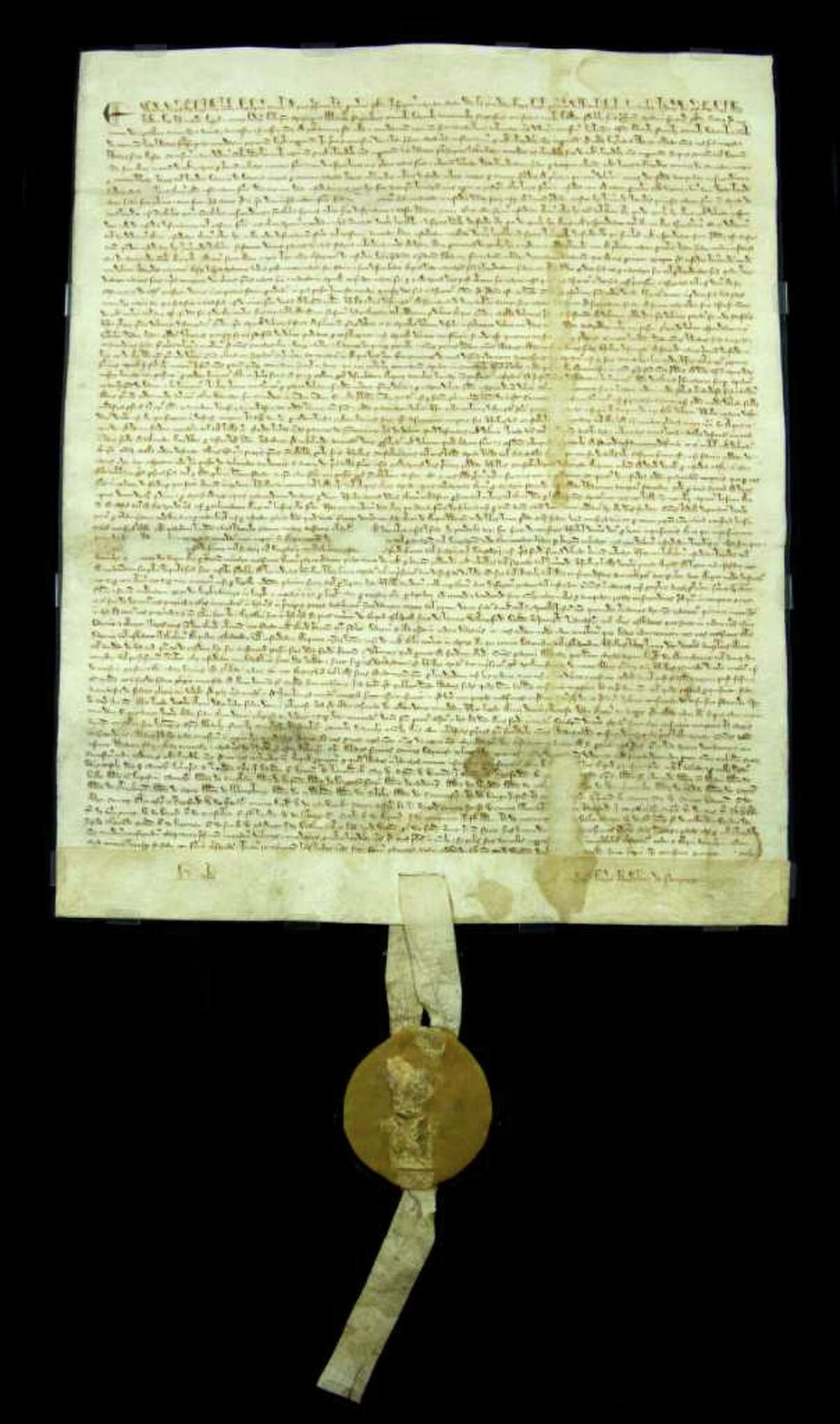 US Archives unveils Magna Carta after repairs