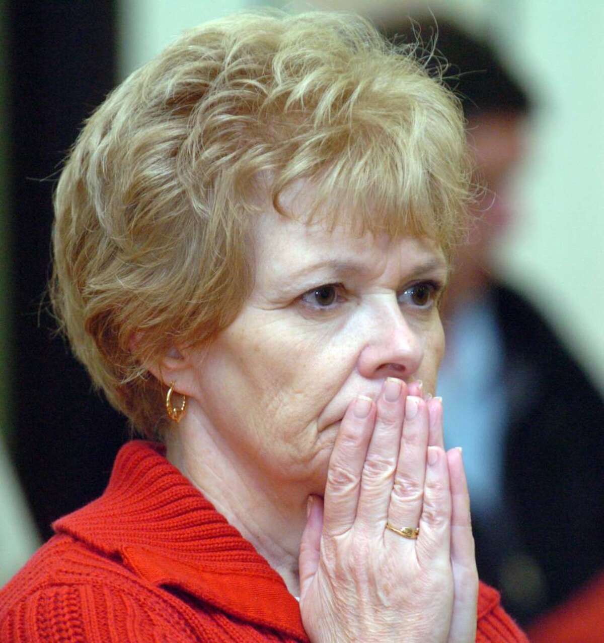 Bethel voters elect Knickerbocker first selectman