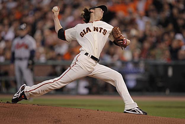 Tim Lincecum pitches magnificently, Giants take first game from