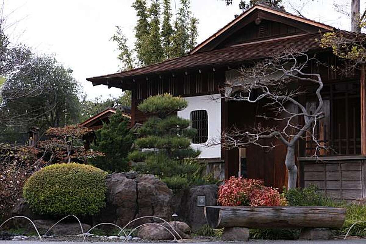 Japanese Tea Garden, San Mateo Haven amid hubbub