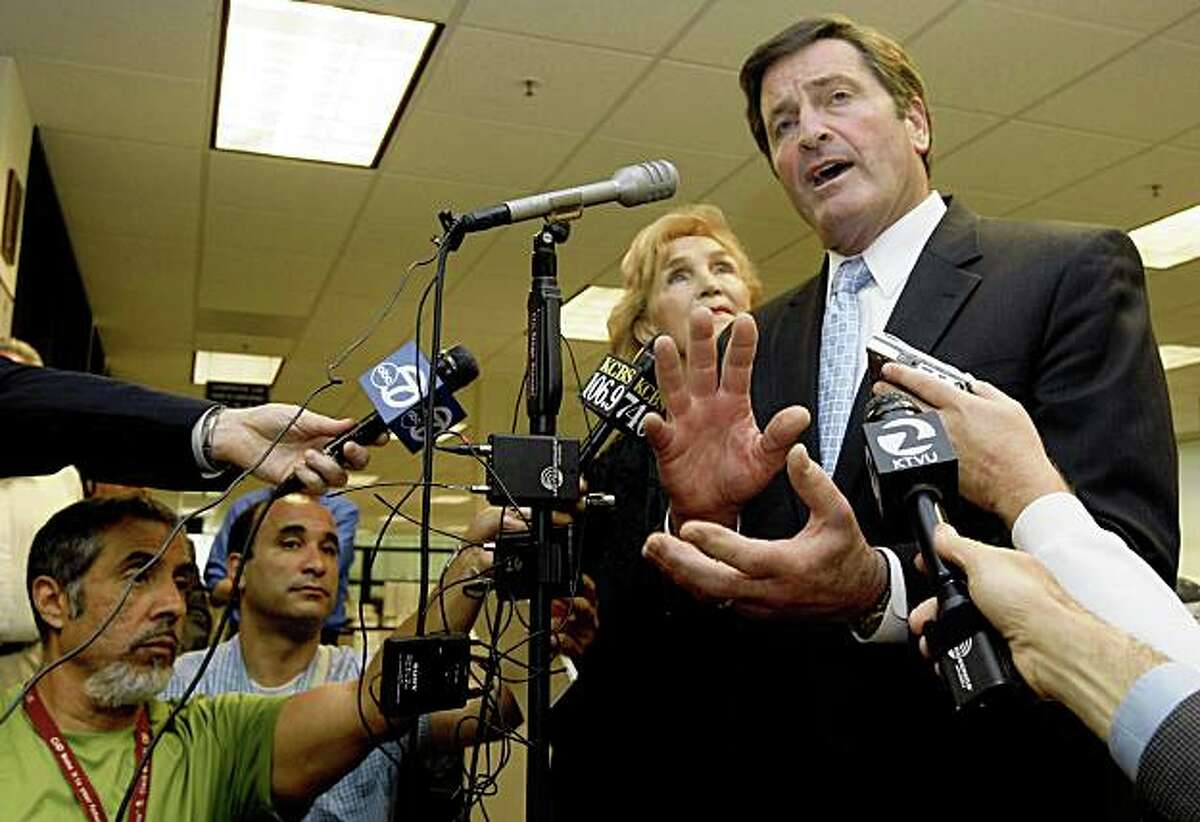 California Lt. Gov. John Garamendi, until now a candidate for Governor, announced at a Concord employment center Wednesday April 22, 2009 that he plans to run for the East Bay congressional seat now held by Ellen Tauscher. With his wife Patti of 43 years at his side Garamendi toured the center speaking with several groups of unemployed, gathering information that he will take back to his State Economic Development Committee that he chairs.