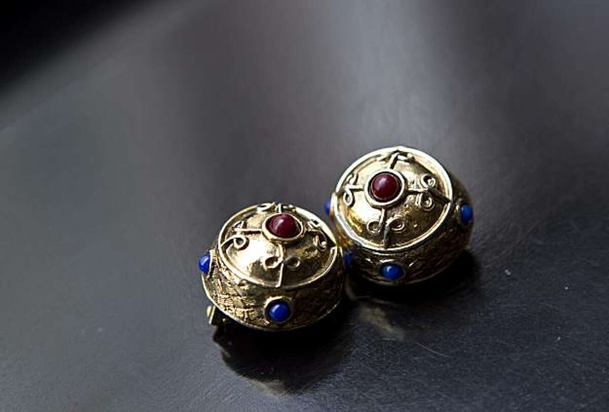 Collector Judith Miller on costume jewelry