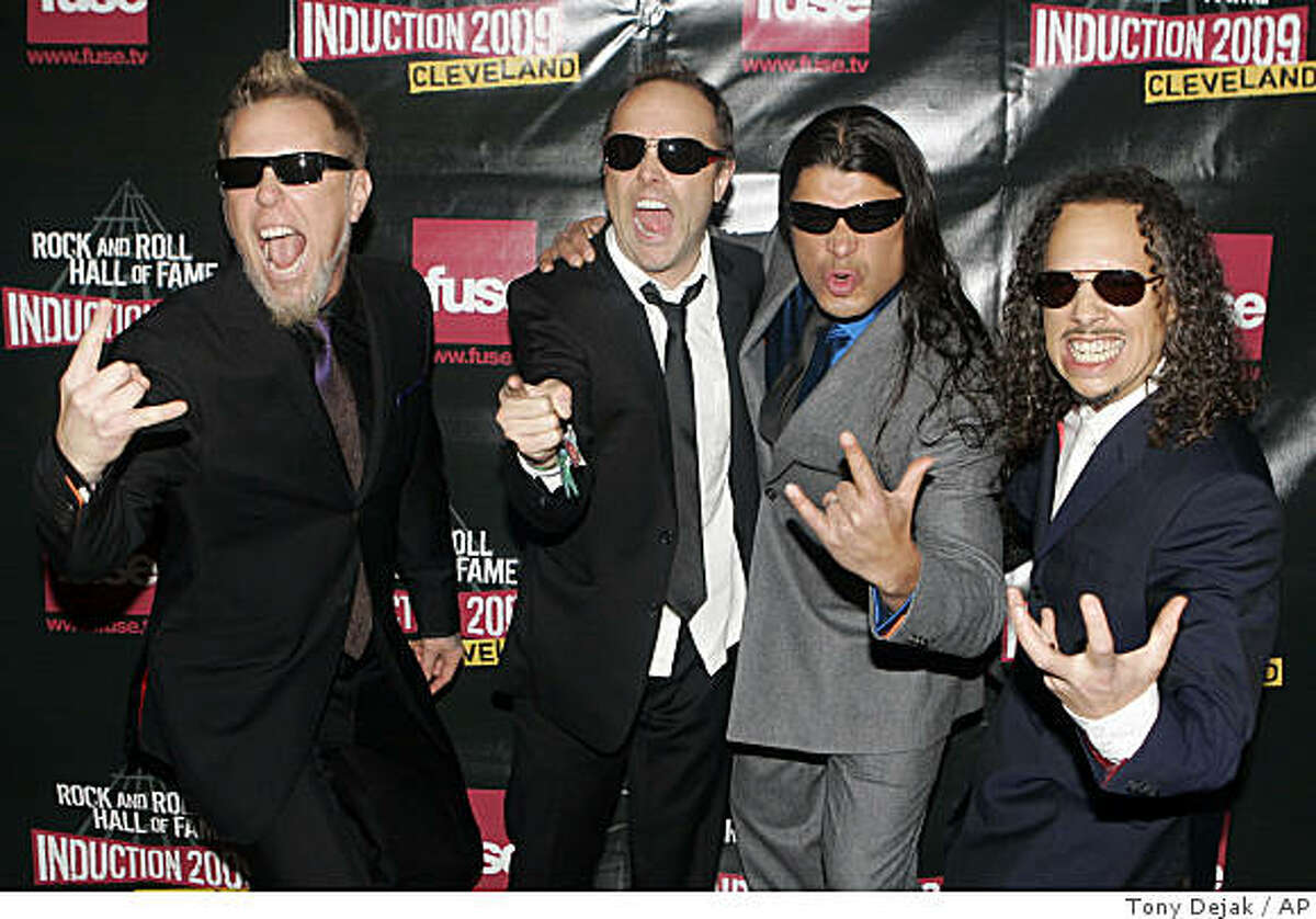 Metallica, RunDMC walk that way into rock hall