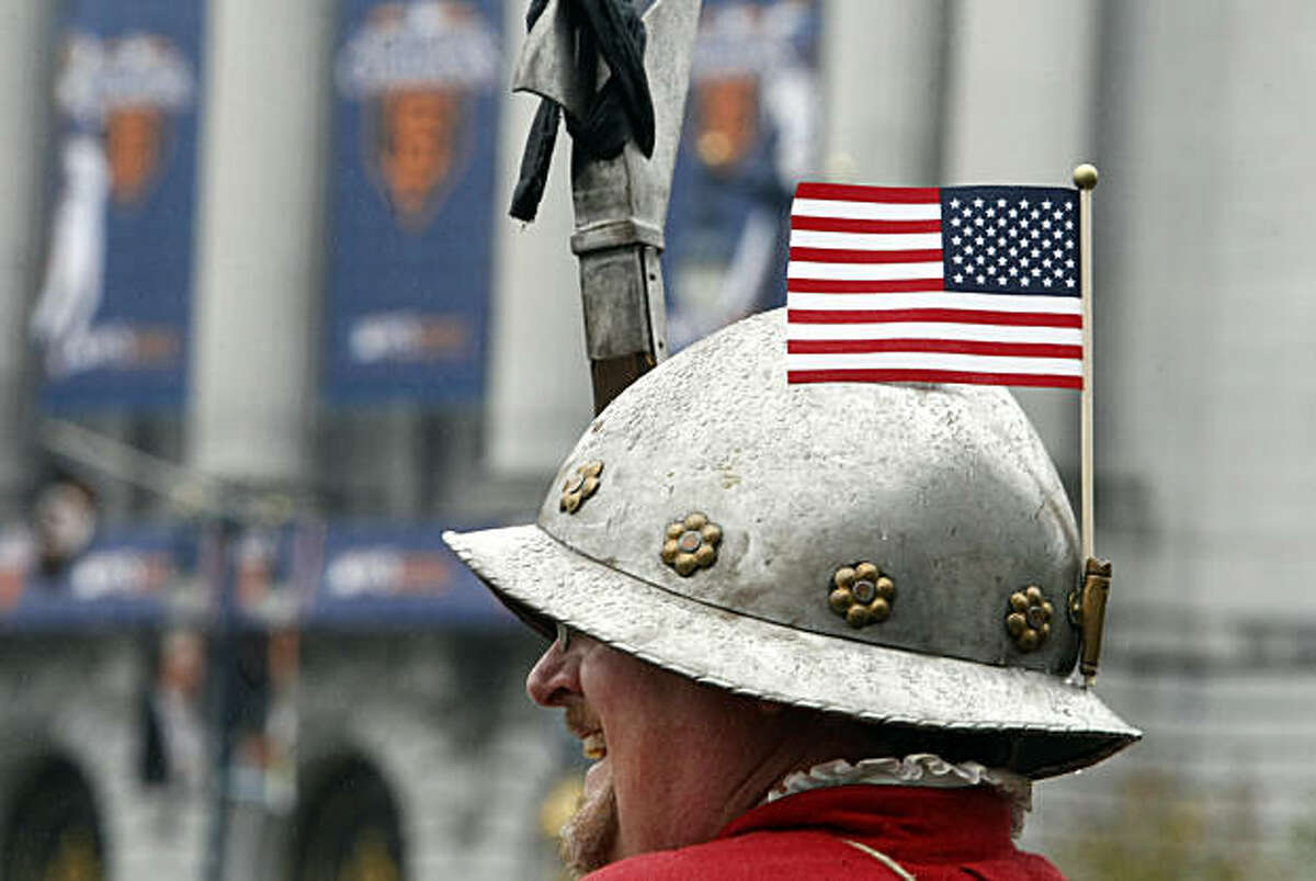 SF Veterans Day Parade, few spectators brave rain