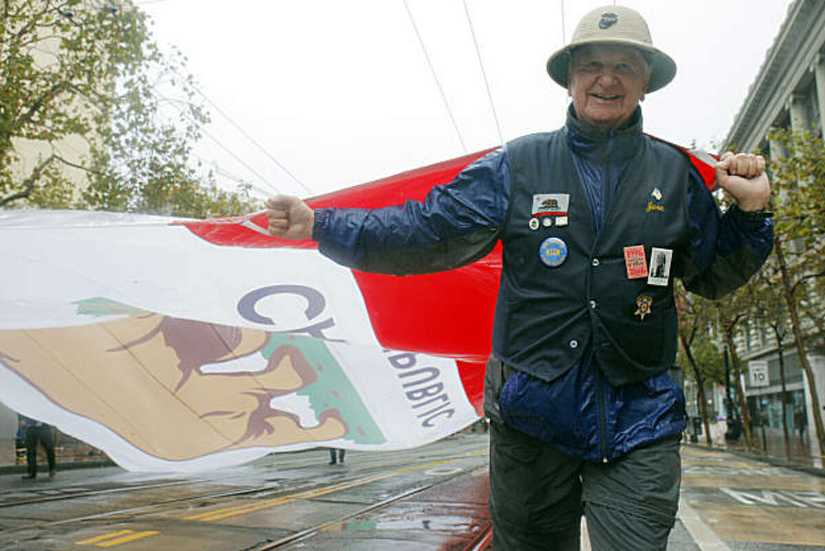 SF Veterans Day Parade, few spectators brave rain