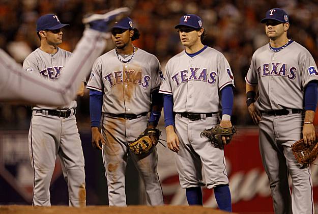 GIF: Ian Kinsler waves at Rangers dugout - Bless You Boys