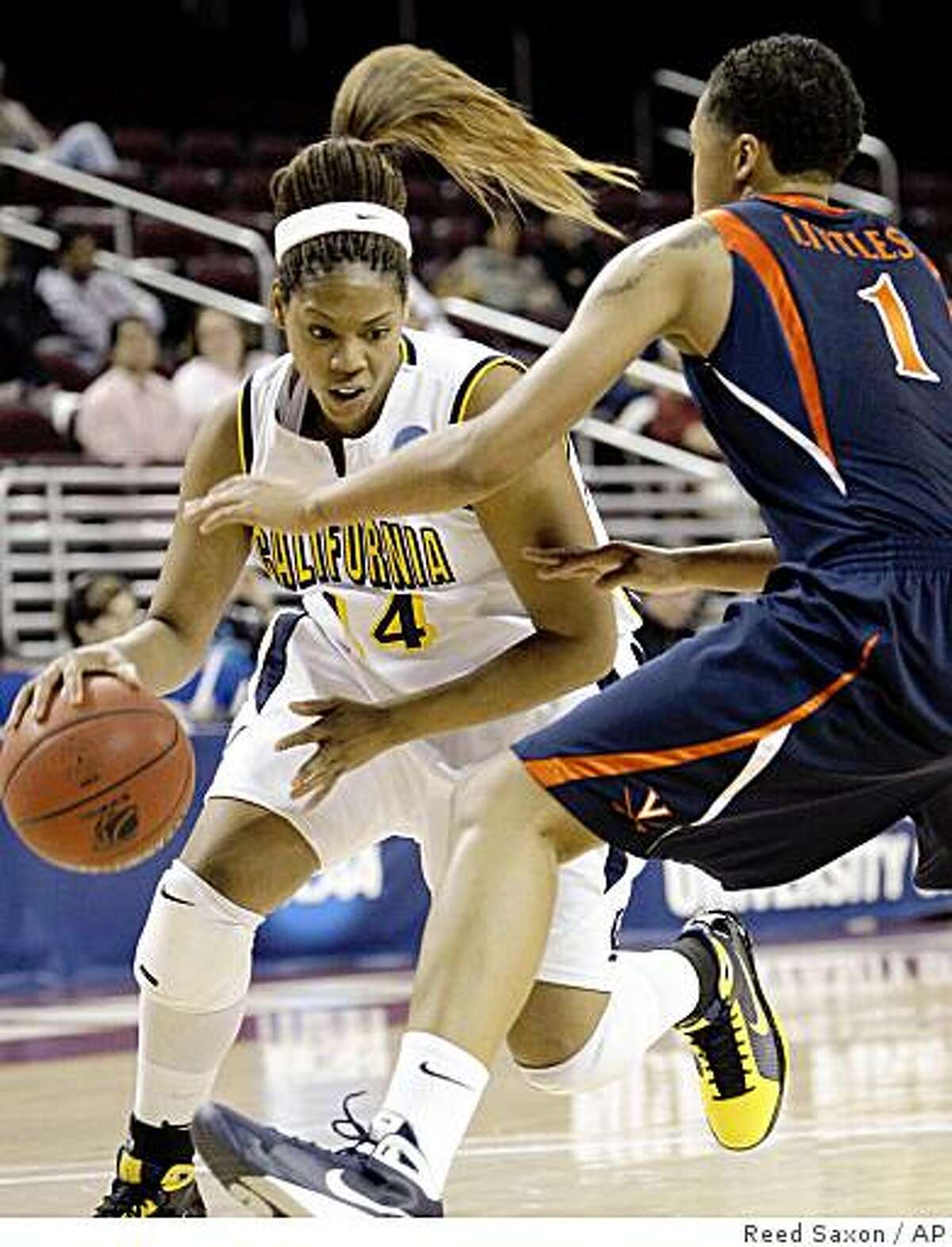 Walker scores 32 as Bears roll on