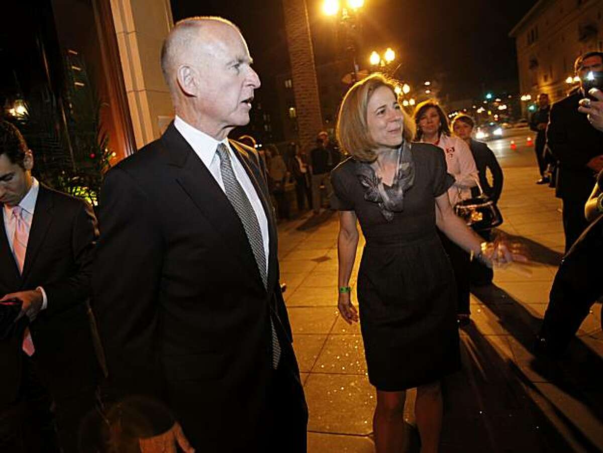 Jerry Brown and wife Anne Gust talked to supporters on Telegraph Avenue. Former California Governor and now gubernatorial candidate Jerry Brown arrived at the Fox Theatre in Oakland, Calif. after the polls closed in California.