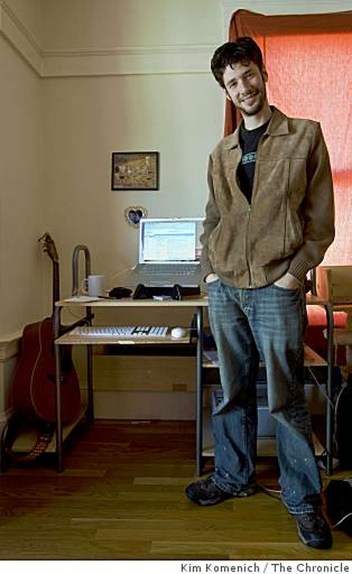 Web entrepreneur David Cohn stands in his home office in San Francisco, Calif., on Tuesday, Mar. 10, 2009. Cohn received a Knight Foundation grant to launch Spot.us, a website where journalists can pitch stories to the public and solicit funding for them.