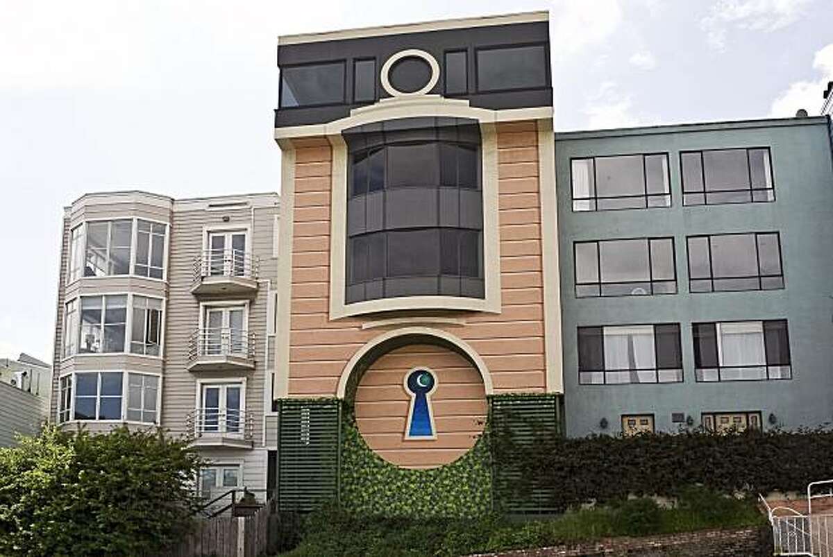 Reduced Russian Hill condo with views