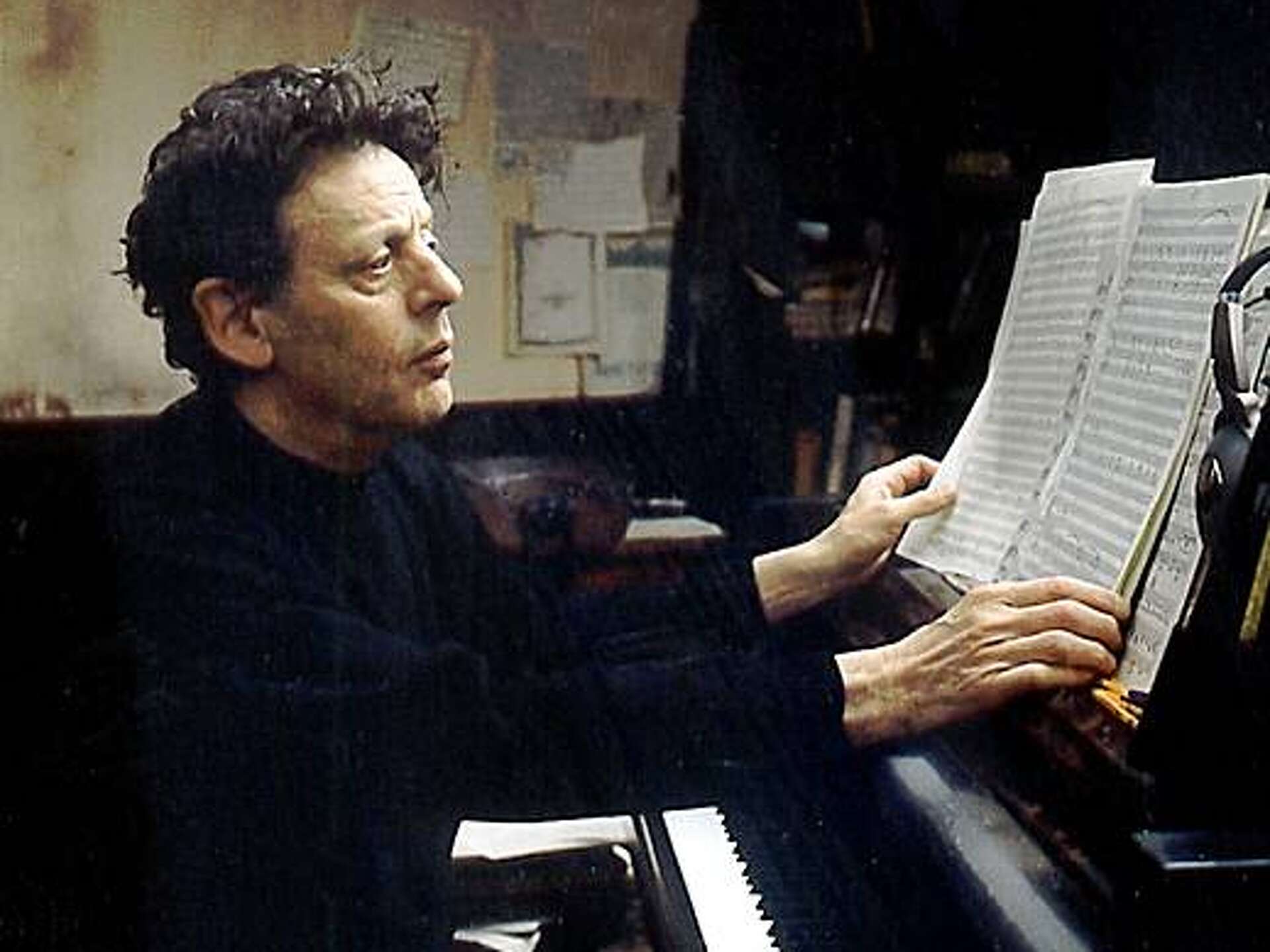 Music review: Glass' 'Music in Twelve Parts'