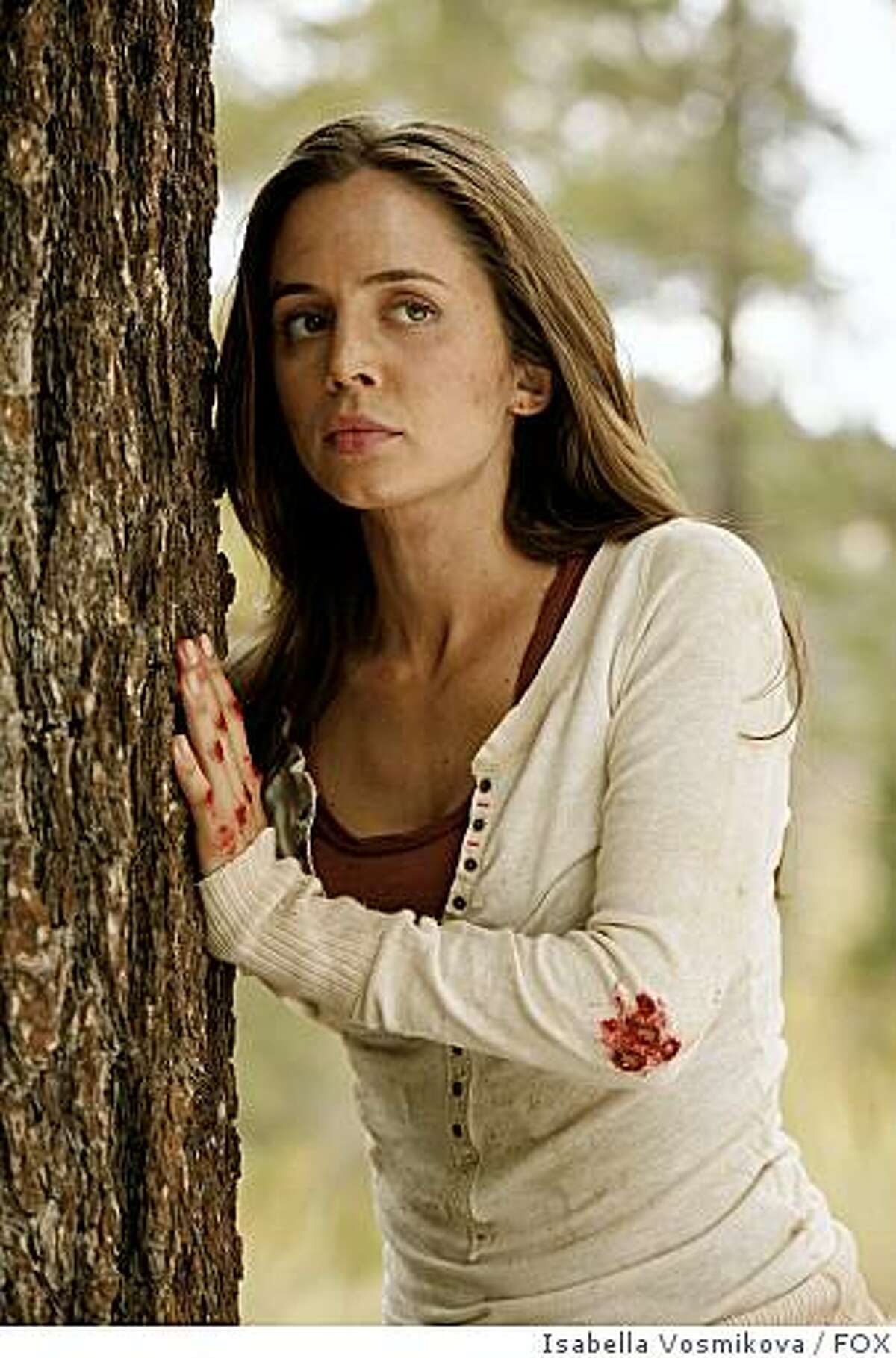 Eliza Dushku as Echo. DOLLHOUSE focuses on a secret organization that employs "Actives" -- a group of operatives who have their memories and personalities wiped clean so they can be imprinted with new ones, allowing them to take on various missions for hire. The Actives don't just act like new people, they become new people, yet they are never aware they are pawns in someone else's game in DOLLHOUSE premiering Friday, Feb. 13 (9:00-10:00 PM ET/PT) on FOX.